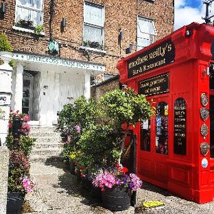 the uppercross house hotel