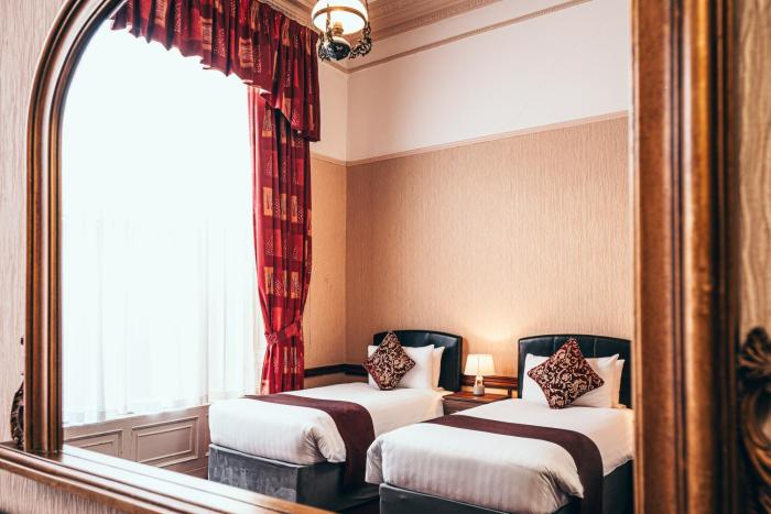 russell court hotel