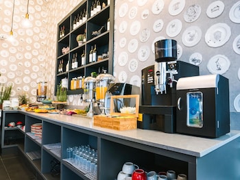 bat yam