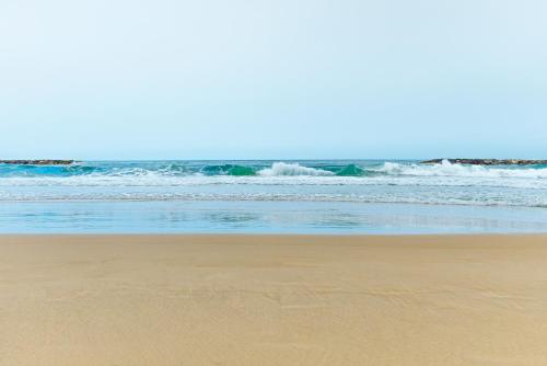 roxon sea sand bat yam