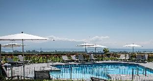 everness hotel and resort