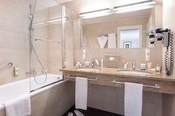 everness hotel and resort