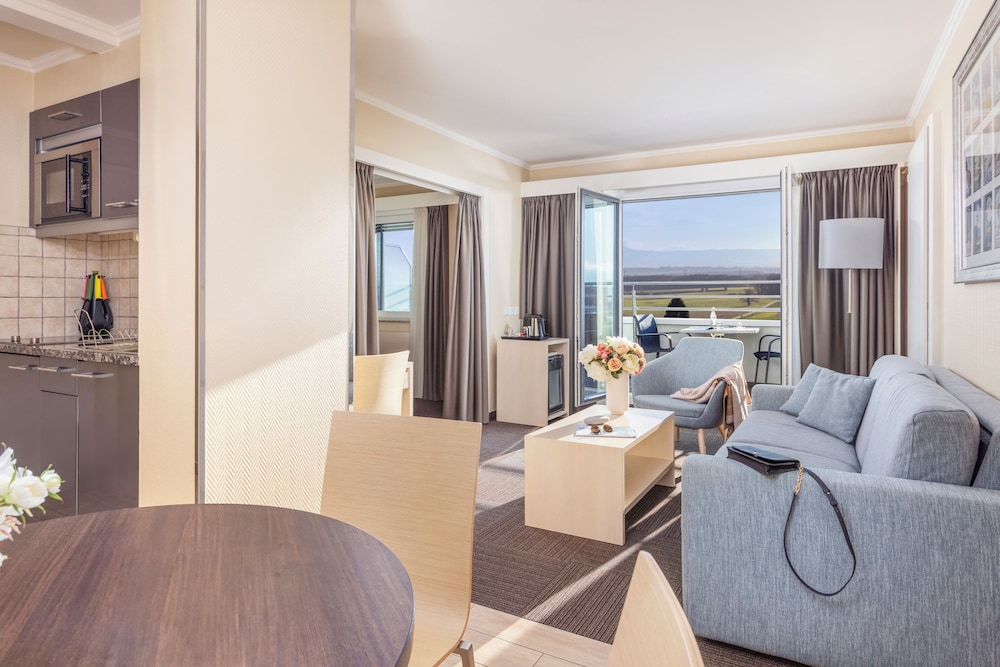 everness hotel and resort