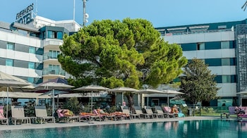 everness hotel and resort