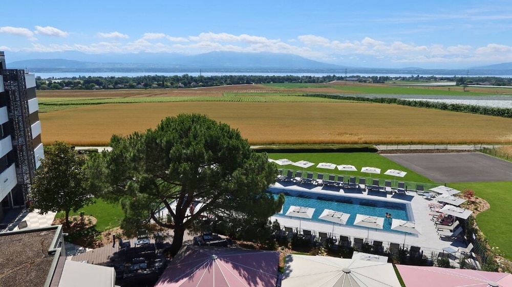 everness hotel and resort