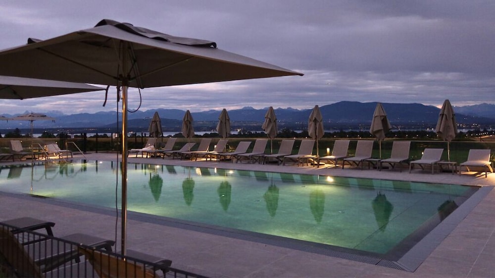 everness hotel and resort