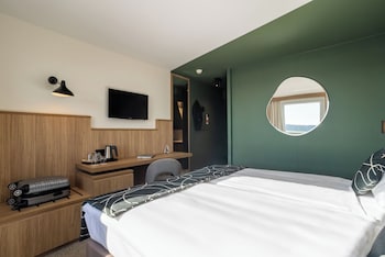 everness hotel and resort