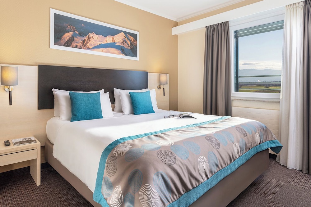 everness hotel and resort