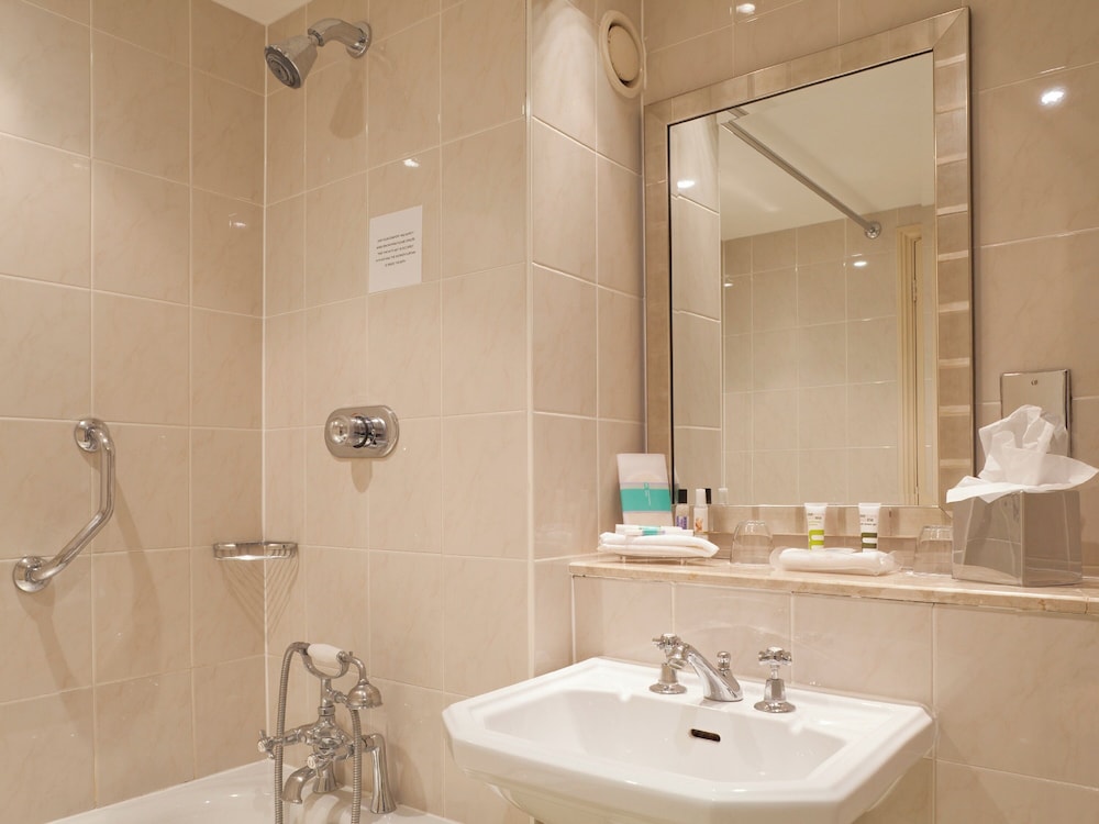 mercure london staines upon thames hotel