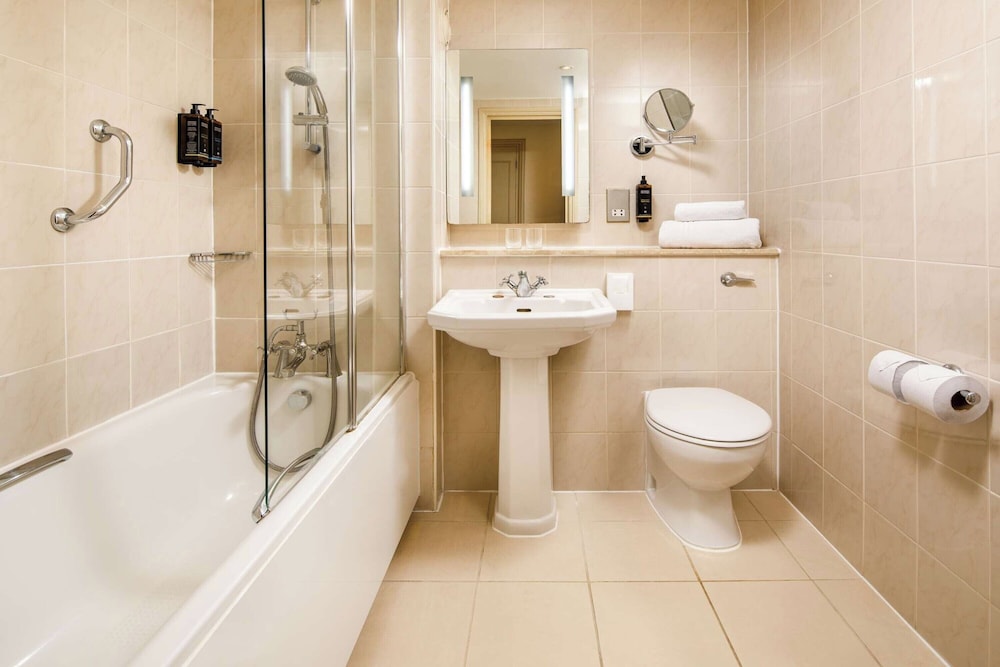 mercure london staines upon thames hotel