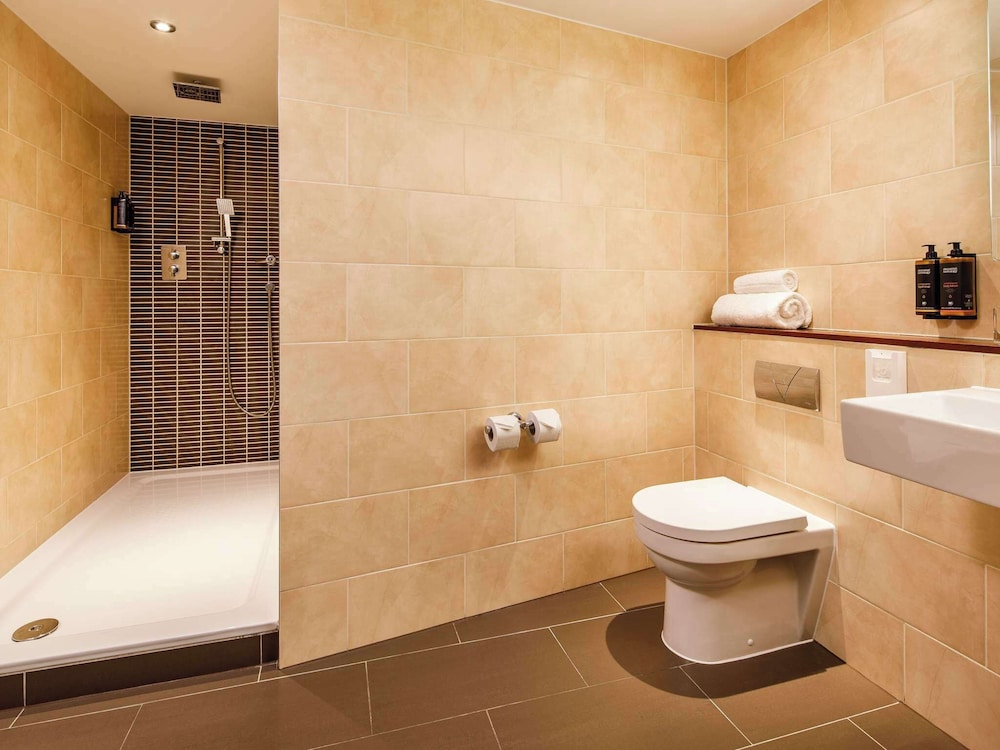 mercure london staines upon thames hotel