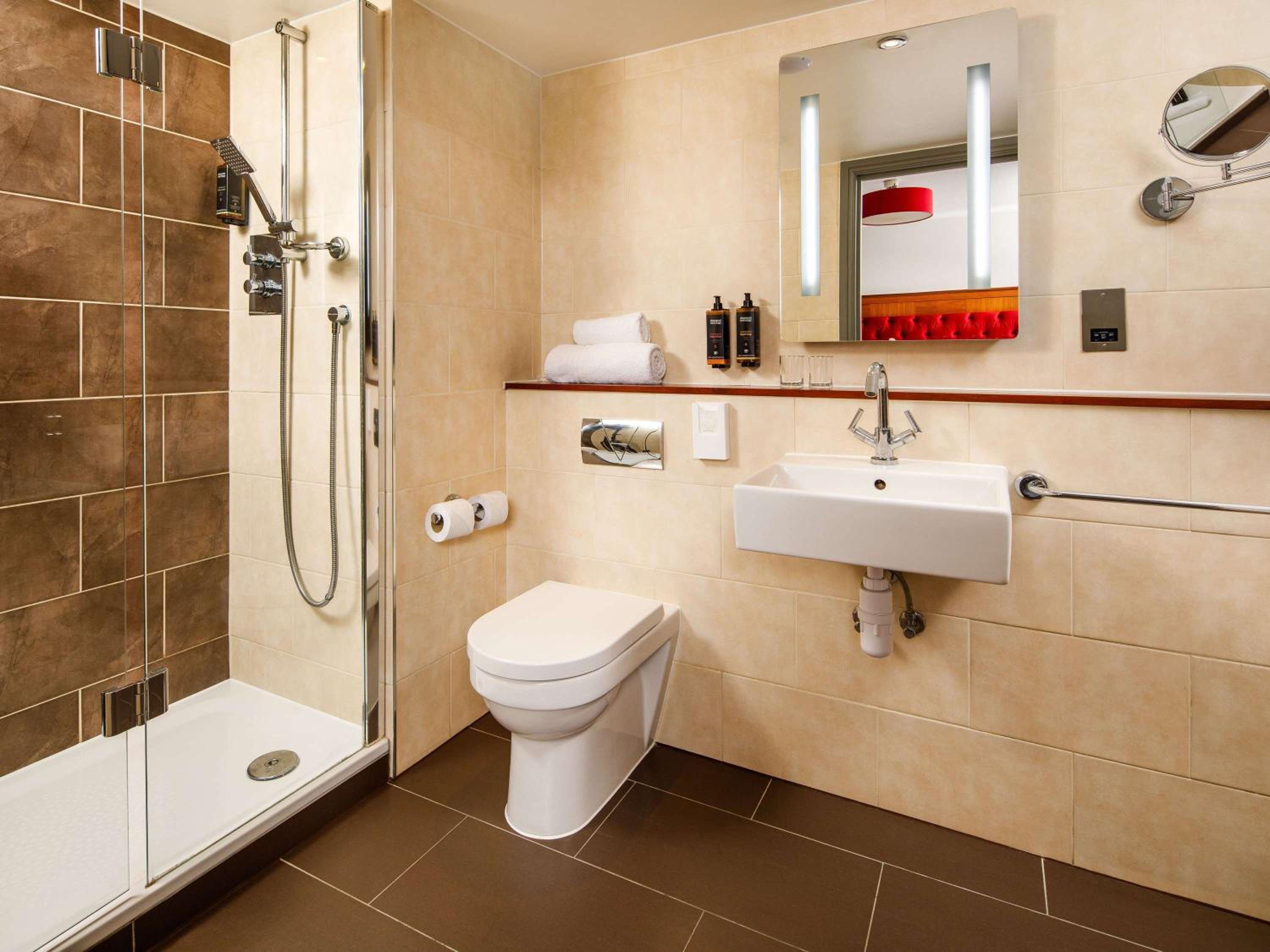 mercure london staines upon thames hotel