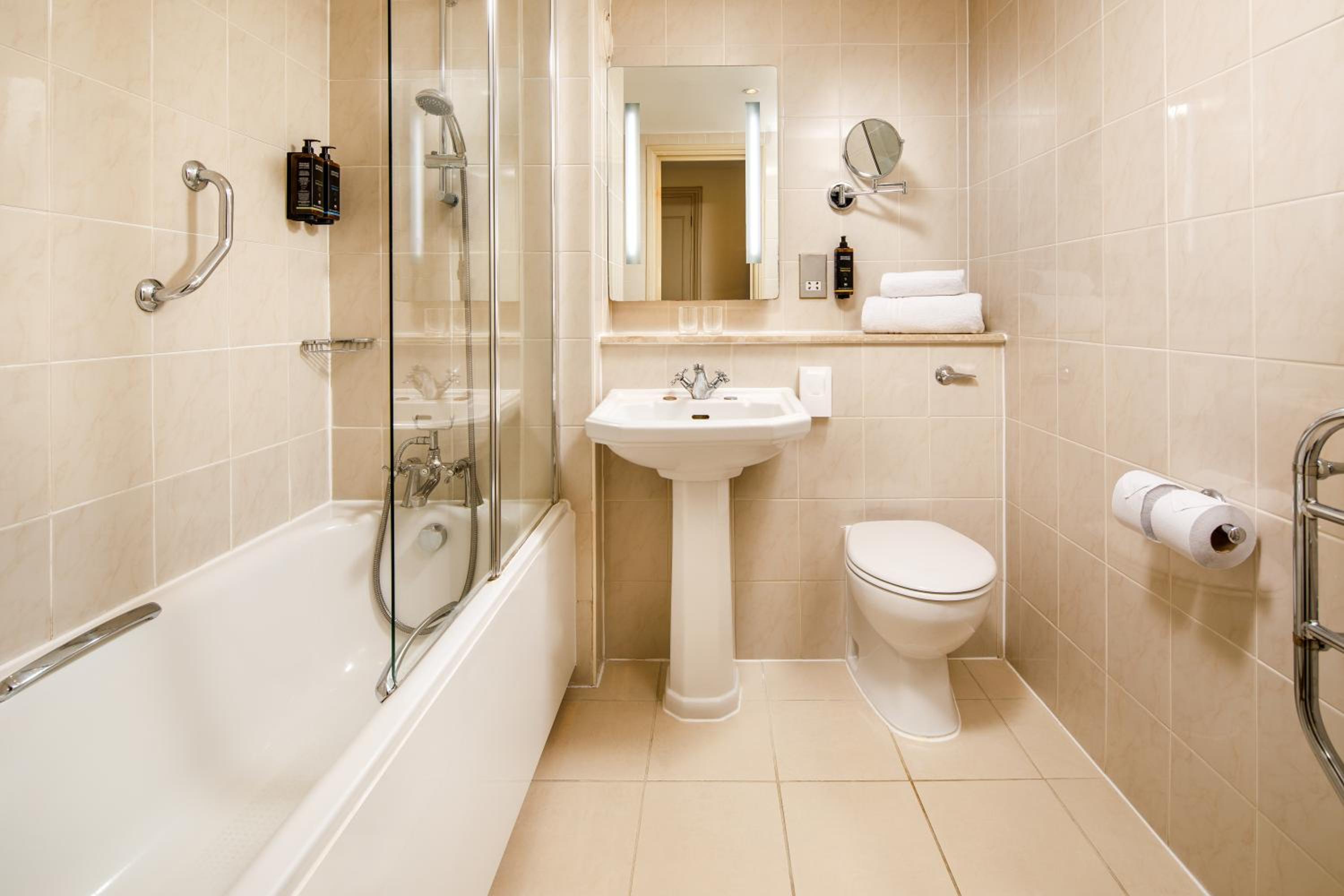 mercure london staines upon thames hotel