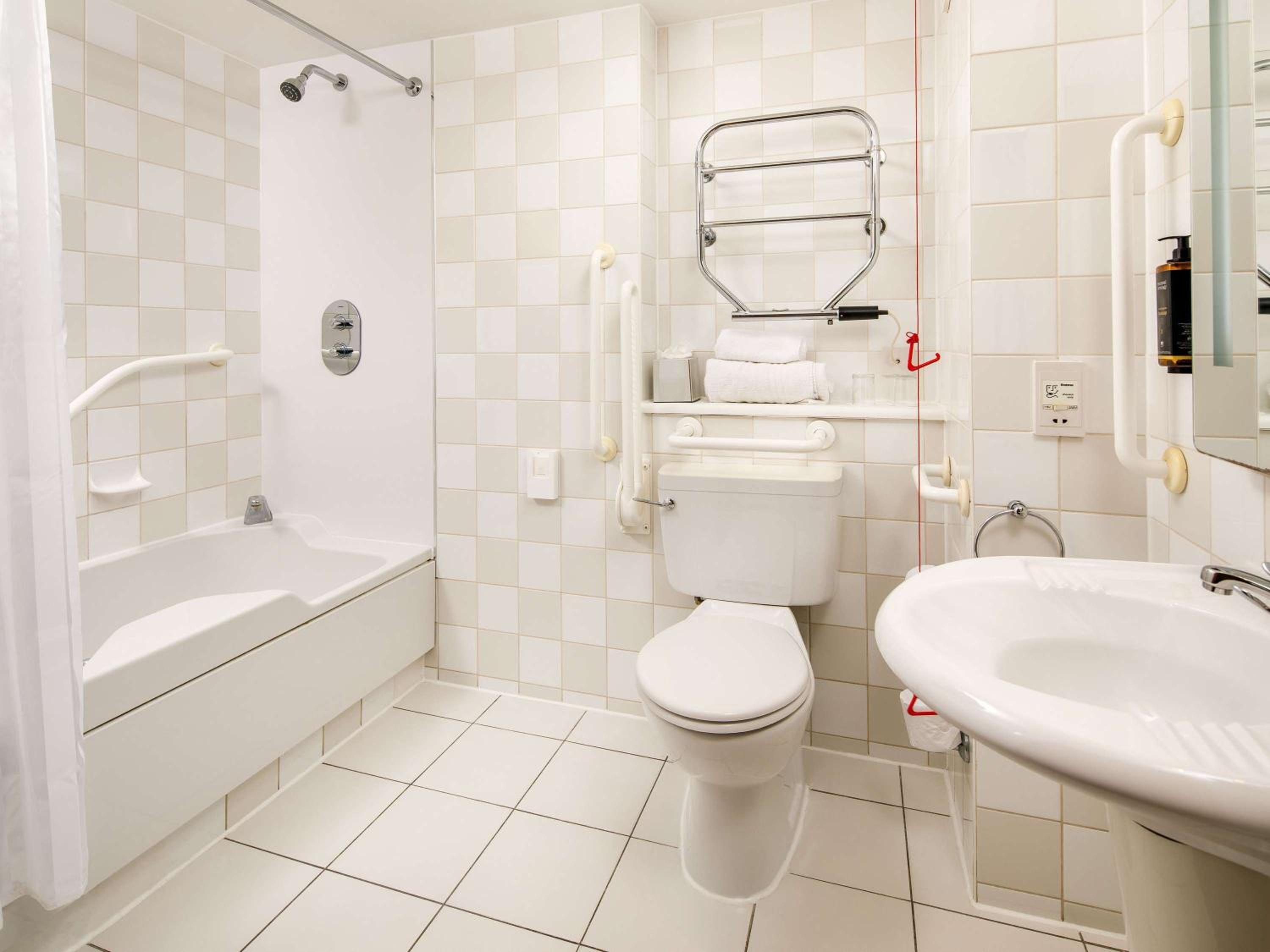 mercure london staines upon thames hotel