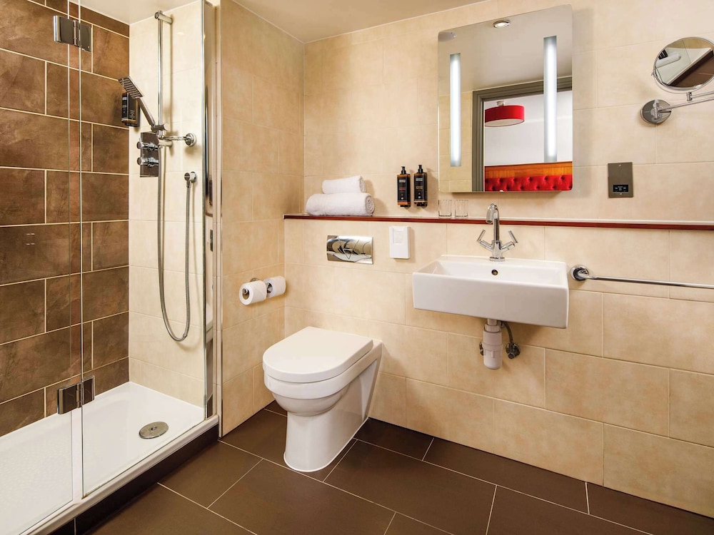 mercure london staines upon thames hotel