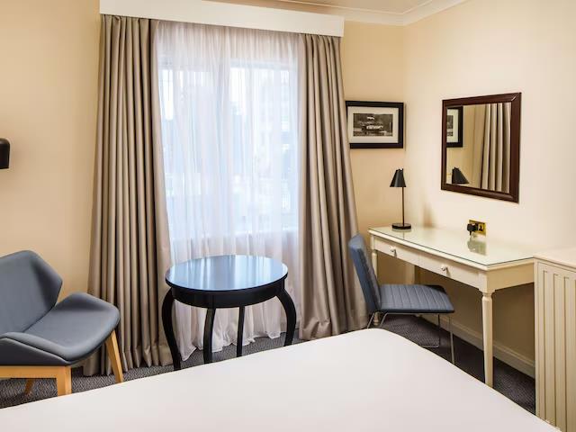 mercure london staines upon thames hotel