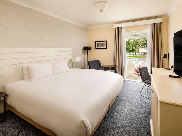 mercure london staines upon thames hotel