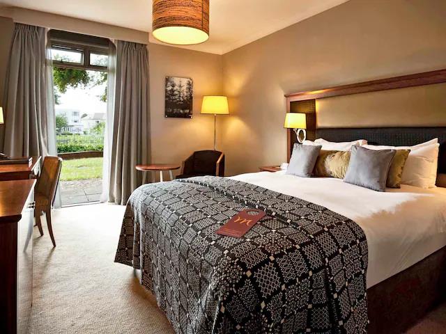 mercure london staines upon thames hotel