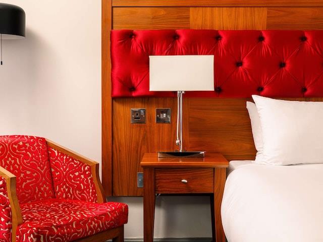 mercure london staines upon thames hotel