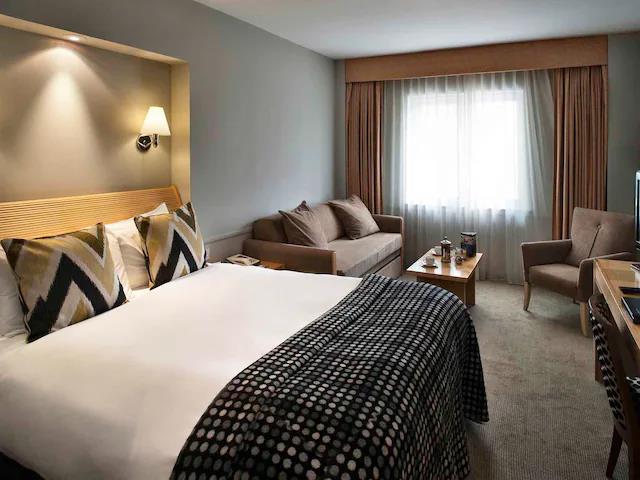 mercure london staines upon thames hotel