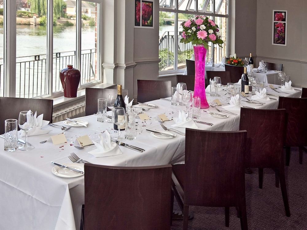 mercure london staines upon thames hotel