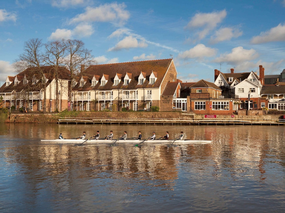 mercure london staines upon thames hotel