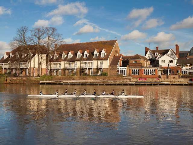 mercure london staines upon thames hotel