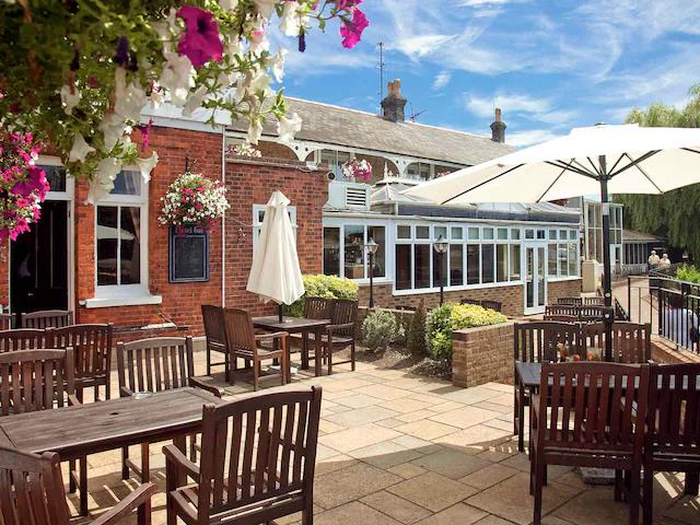 mercure london staines upon thames hotel