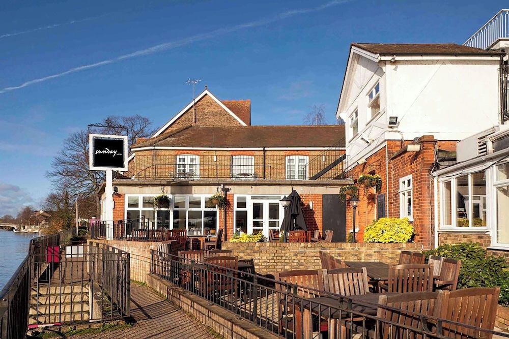 mercure london staines upon thames hotel