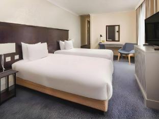 mercure london staines upon thames hotel