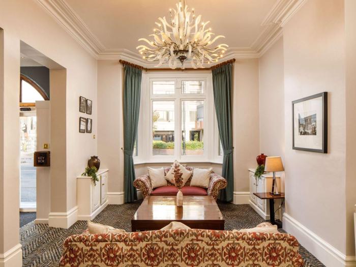 mercure london staines upon thames hotel