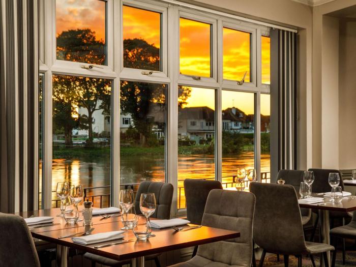 mercure london staines upon thames hotel
