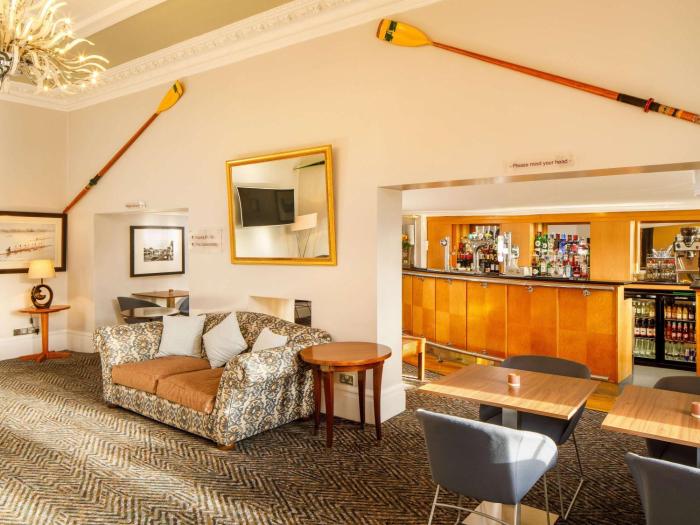 mercure london staines upon thames hotel
