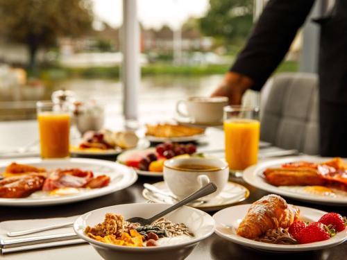 mercure london staines upon thames hotel