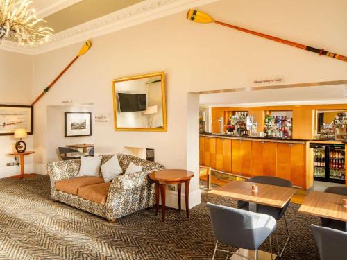 mercure london staines upon thames hotel