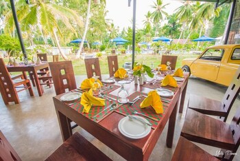 oreeka katunayake airport transit hotels