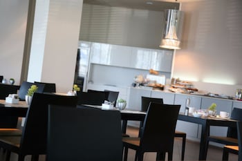 g hotel