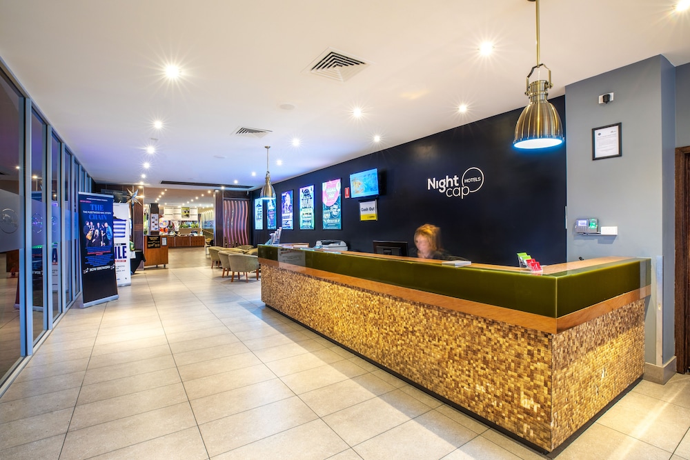 nightcap at shoppingtown hotel