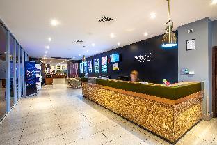 nightcap at shoppingtown hotel