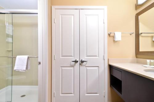 staybridge suites tomball spring area an ihg hotel