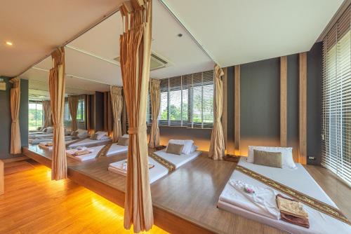 summit windmill golf suite hotel suvarnabhumi