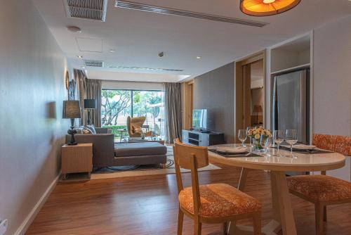 summit windmill golf suite hotel suvarnabhumi