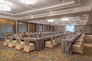 summit windmill golf suite hotel suvarnabhumi