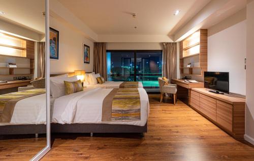 summit windmill golf suite hotel suvarnabhumi