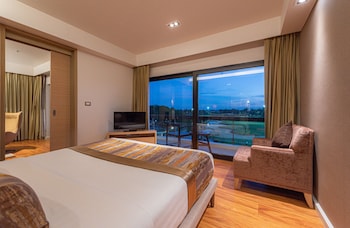 summit windmill golf suite hotel suvarnabhumi