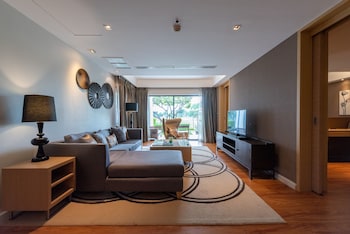 summit windmill golf suite hotel suvarnabhumi