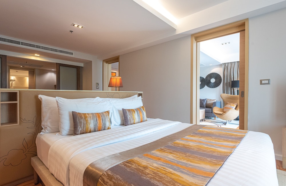 summit windmill golf suite hotel suvarnabhumi