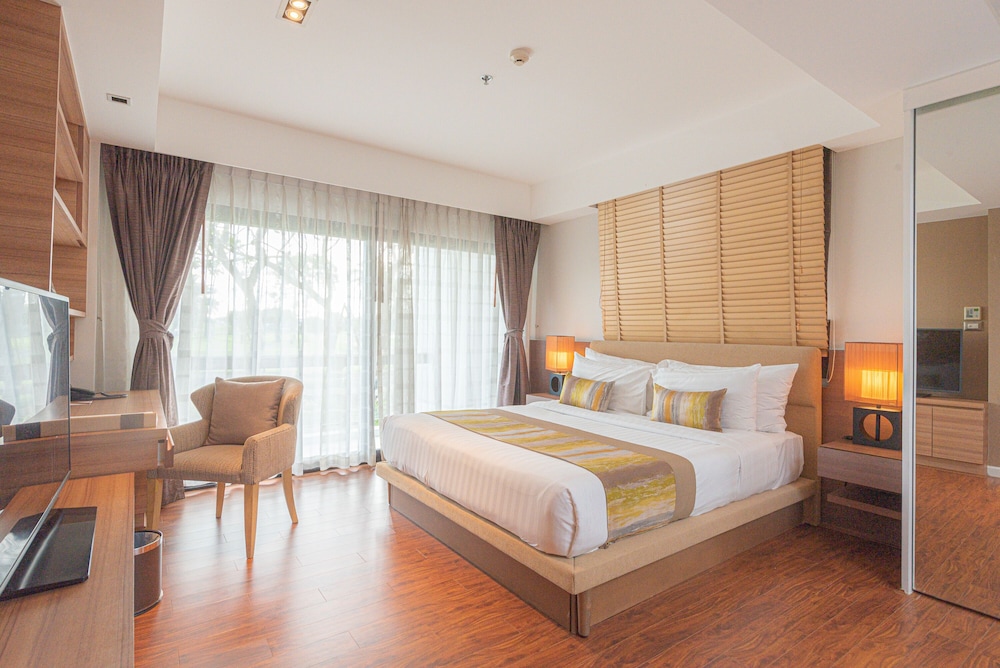 summit windmill golf suite hotel suvarnabhumi