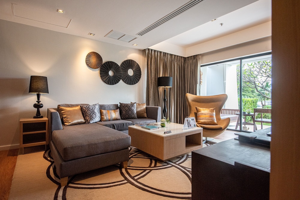 summit windmill golf suite hotel suvarnabhumi