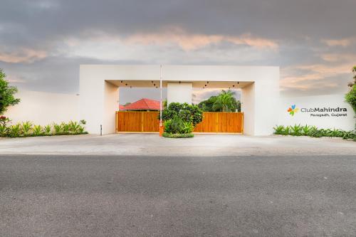 club mahindra pavagadh